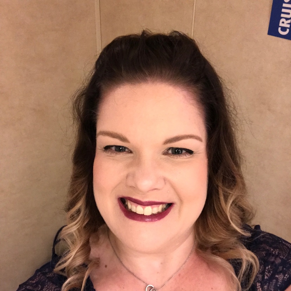 Meet your Posher, Laura